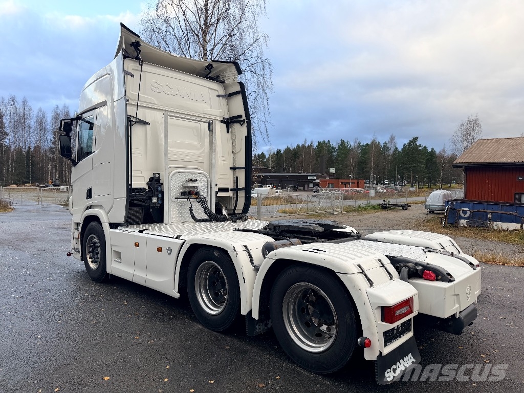 Scania R660 V8 6x4 hydrauliikalla وحدات الجر