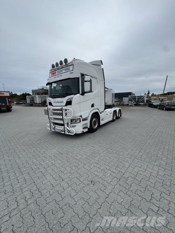 Scania R660 V8 6x4 hydrauliikalla Sattelzugmaschinen