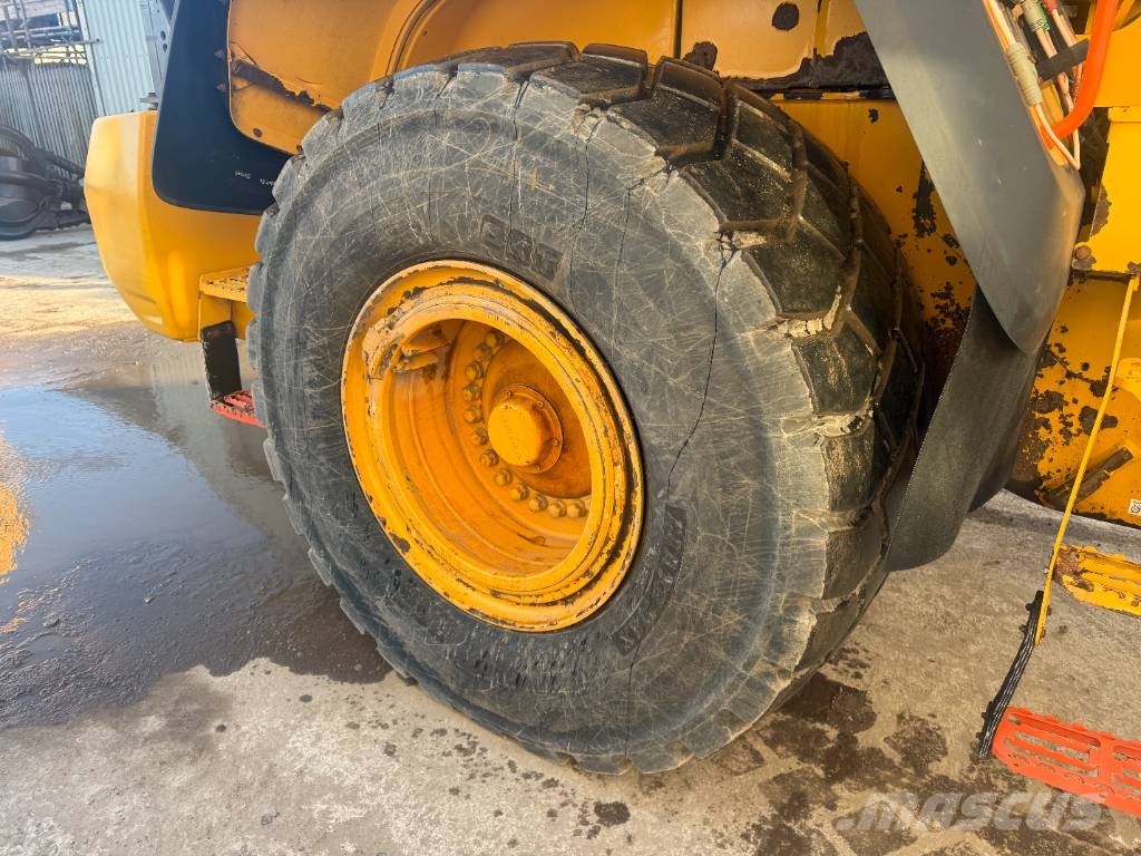 Volvo L 180 H HL لوادر بعجل
