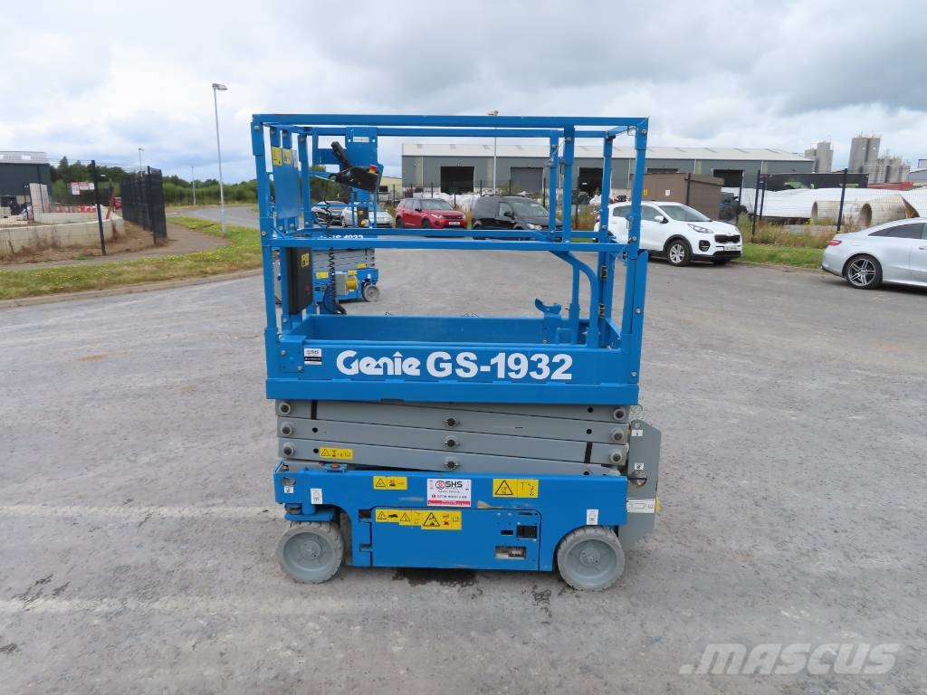 Genie 1932 Elevadores de tesoura
