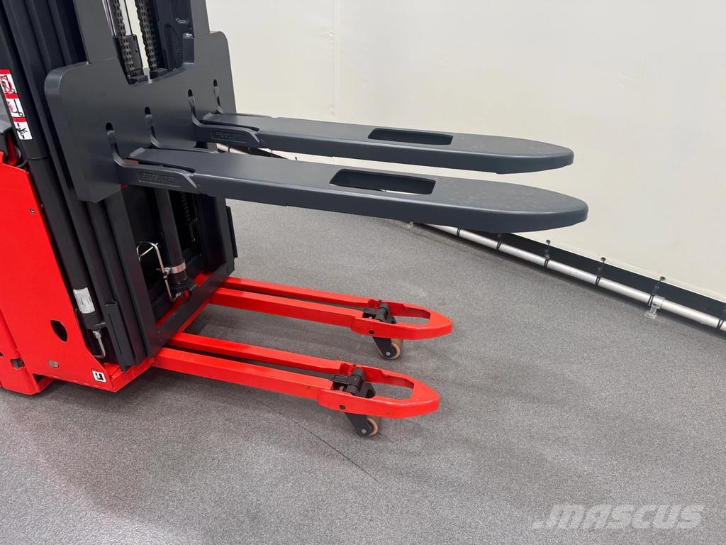 Linde L 16 B-i Pedestrian stacker