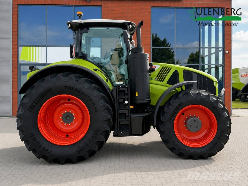 CLAAS Axion 930 Трактори