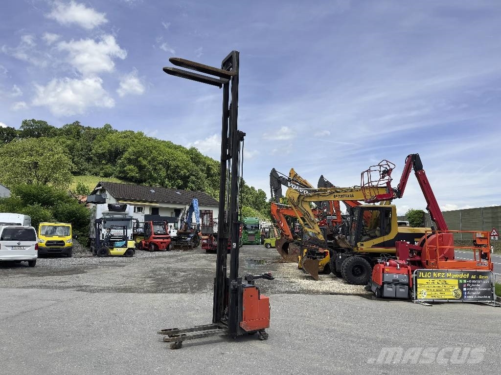 BT LSF 1250/11 Hochubwagen Platform stackers