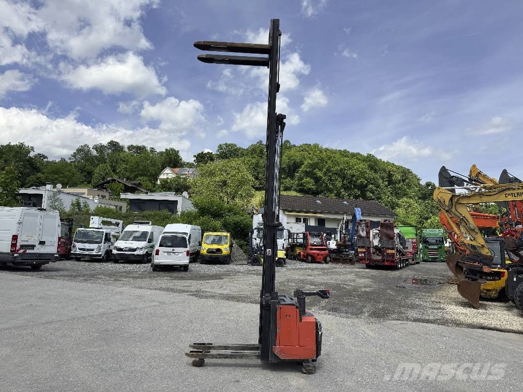 BT LSF 1250/11 Hochubwagen Platform stackers