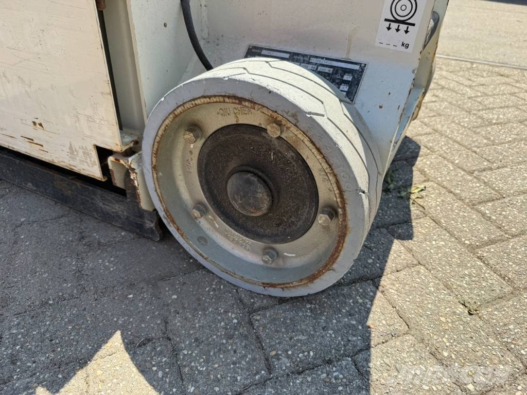 JLG 1230 ES  masthoogwerker 6 meter Andere liften en hoogwerkers