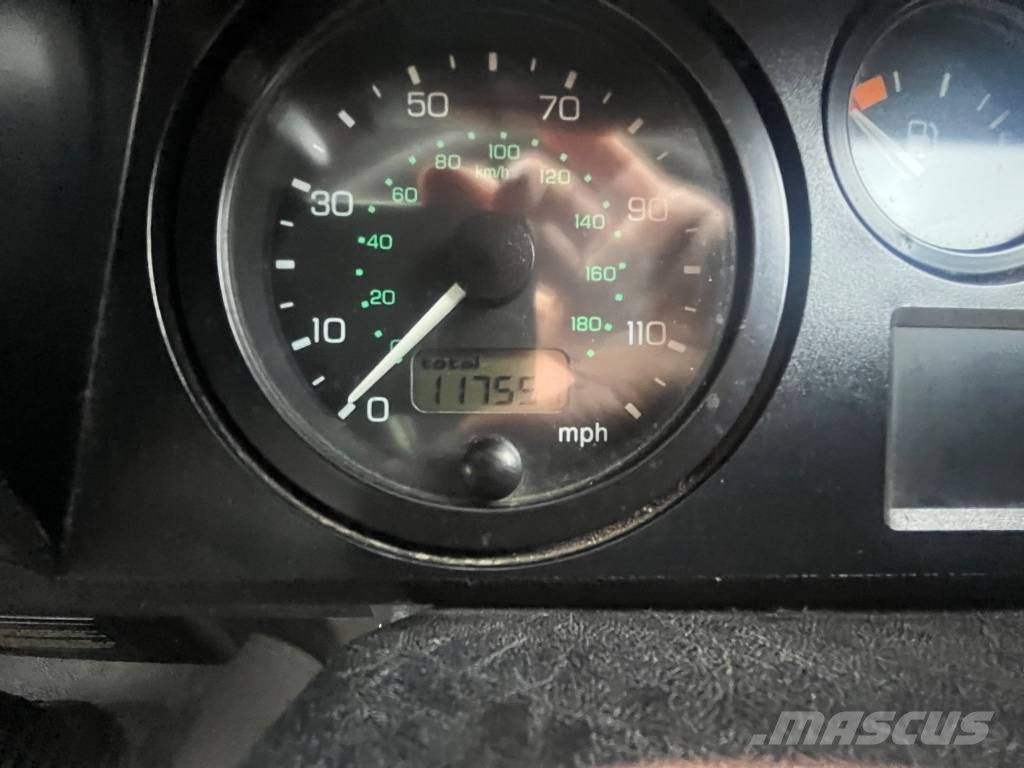Land Rover Defender 90 皮卡.傳統半斗卡車/側卸板