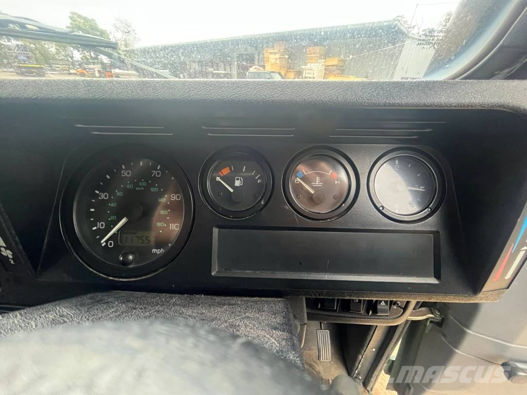 Land Rover Defender 90 皮卡.傳統半斗卡車/側卸板