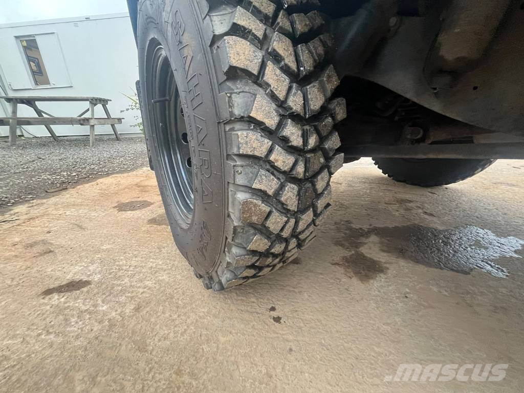 Land Rover Defender 90 皮卡.傳統半斗卡車/側卸板