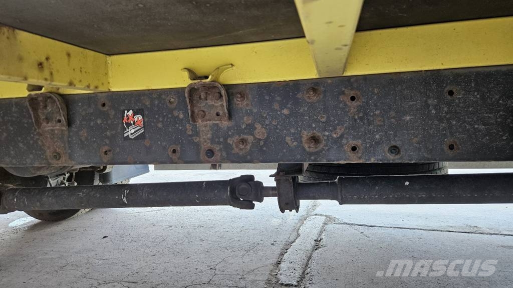 Renault 190 4x2 stake body - tarpaulin - spring Curtainsider trucks