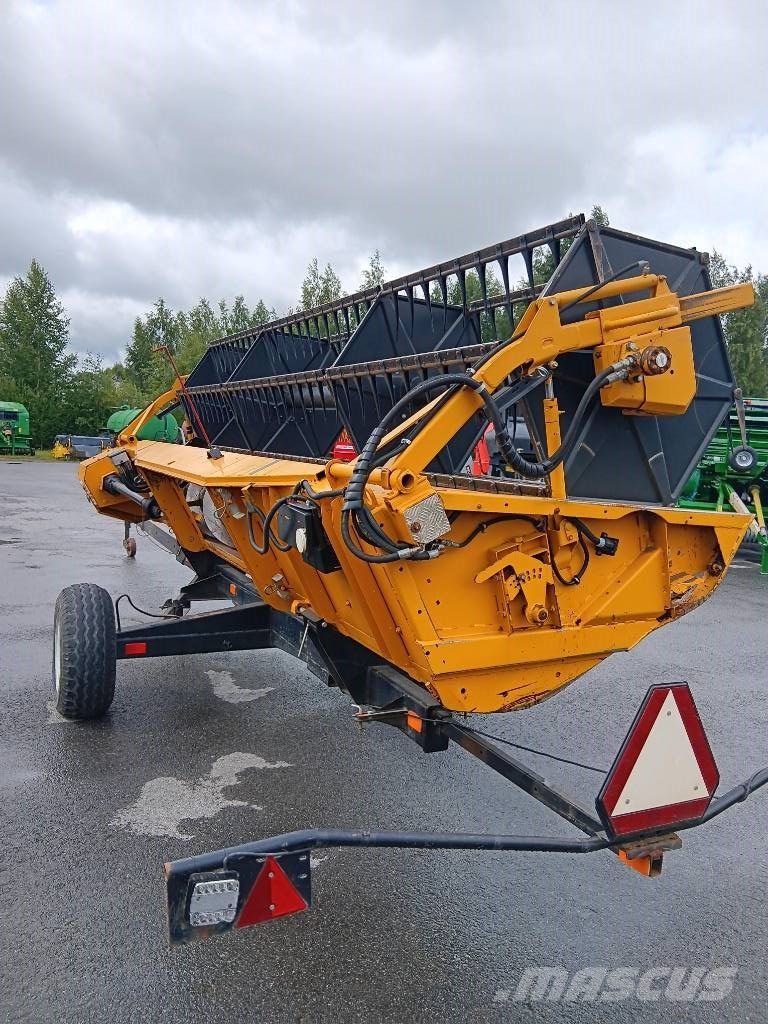 Sampo-Rosenlew 3085 Superior Sklízecí mlátičky