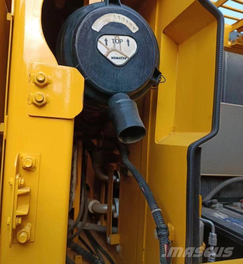 Komatsu PC160 حفارات زحافة