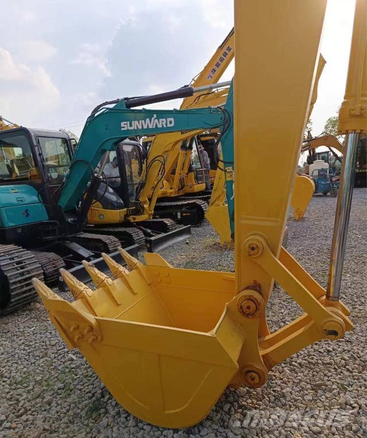 Komatsu PC160 حفارات زحافة