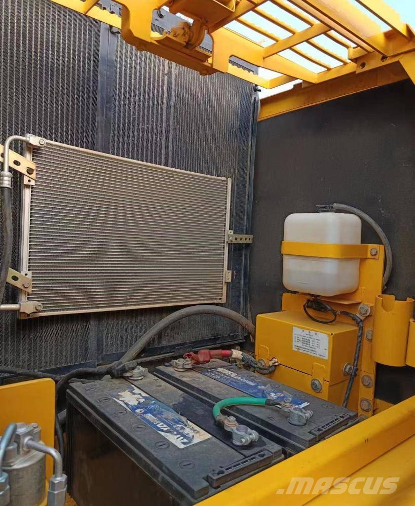 Komatsu PC160 حفارات زحافة