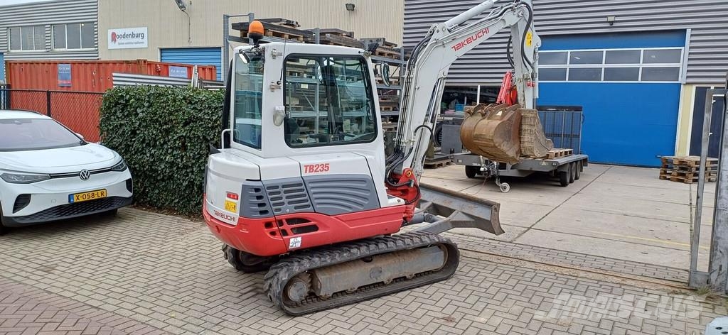 Takeuchi TB235 Minigravere <7t
