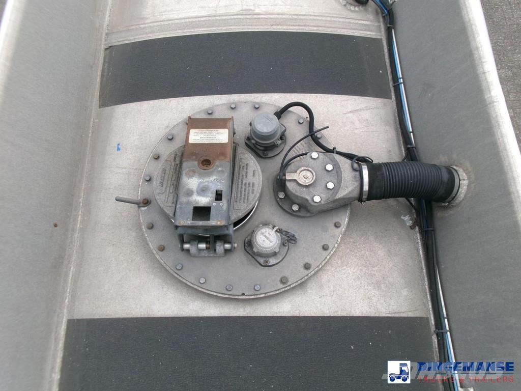 Lakeland Fuel tank alu 42.8 m3 / 6 comp + pump Cisternové návěsy