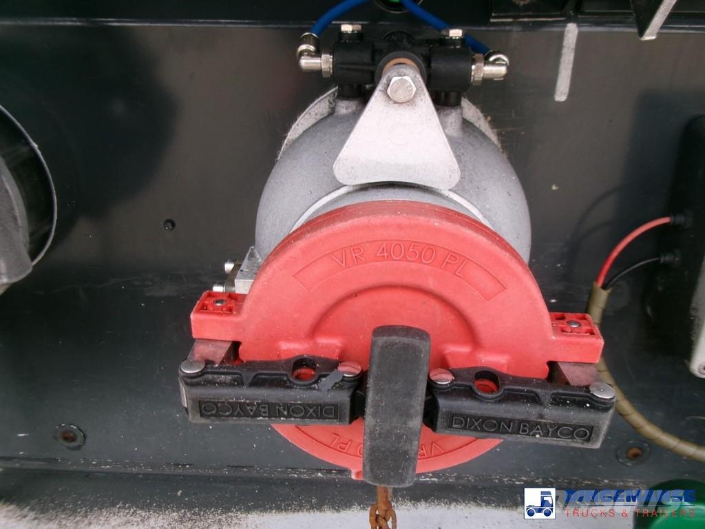 Lakeland Fuel tank alu 42.8 m3 / 6 comp + pump Cisternové návěsy