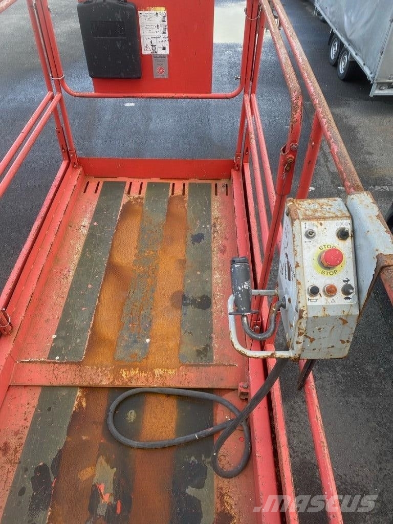 Manitou 100 XEL Škarjaste dvižne ploščadi