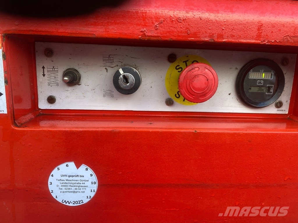 Manitou 100 XEL Škarjaste dvižne ploščadi