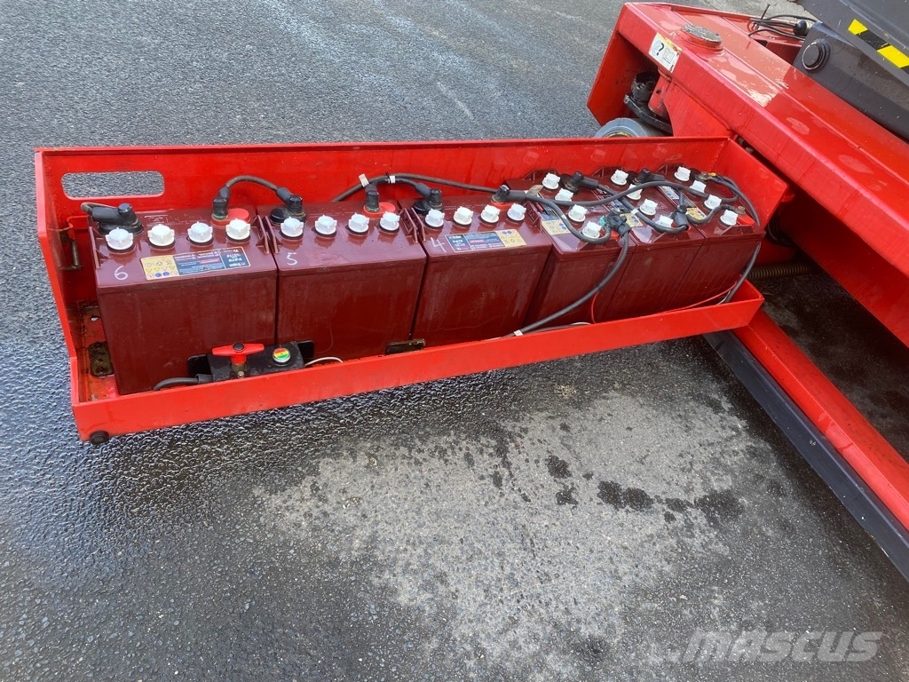 Manitou 100 XEL Škarjaste dvižne ploščadi