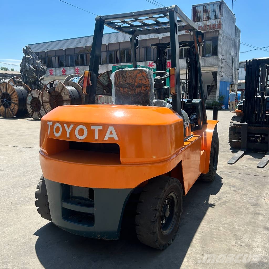 Toyota 8FDN50 Dieselové vozíky
