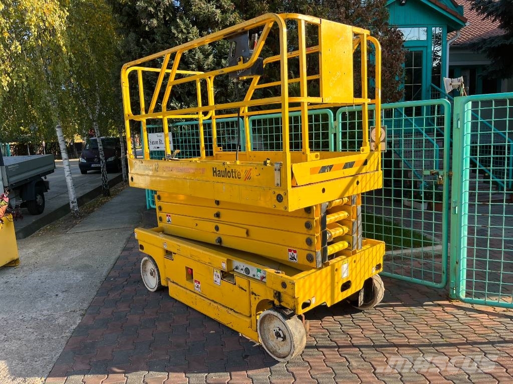 Haulotte COMPACT 12 V-3925 Vertikalūs stiebiniai keltuvai