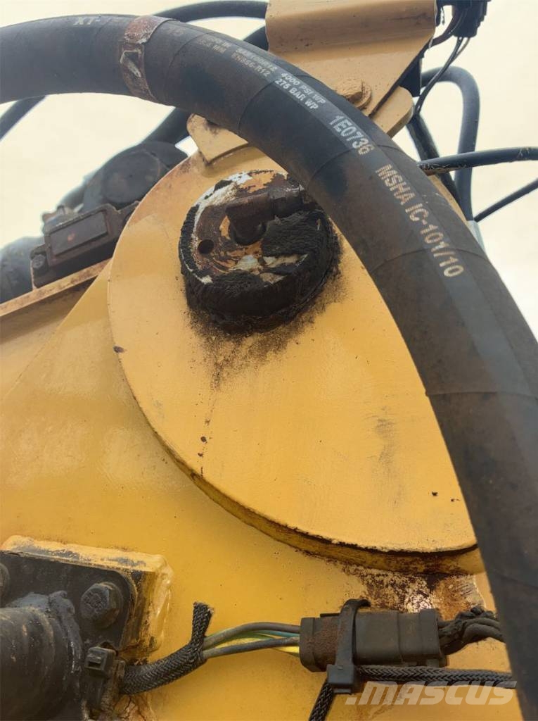 CAT 930 G Gumikerekes homlokrakodók