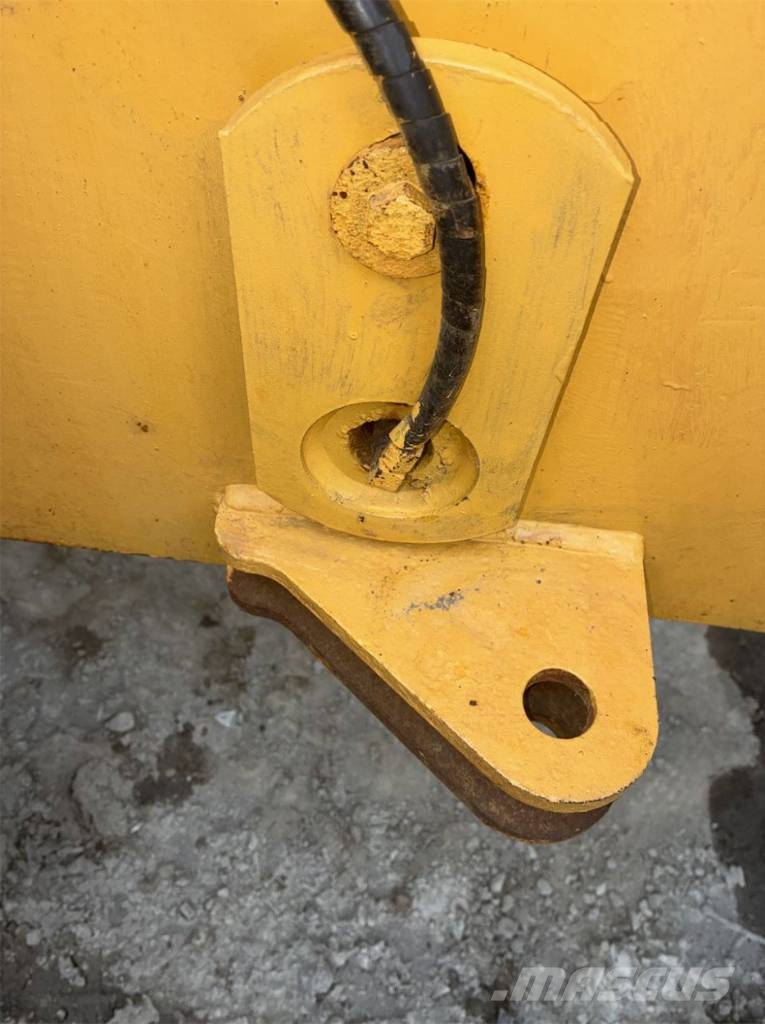 CAT 930 G Gumikerekes homlokrakodók