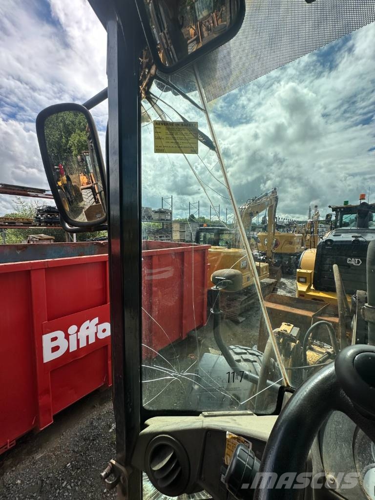 CAT 930 G Gumikerekes homlokrakodók