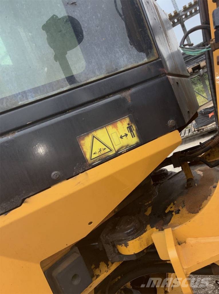 CAT 930 G Gumikerekes homlokrakodók
