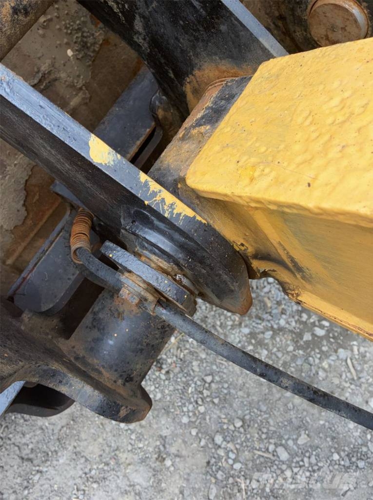 CAT 930 G Gumikerekes homlokrakodók