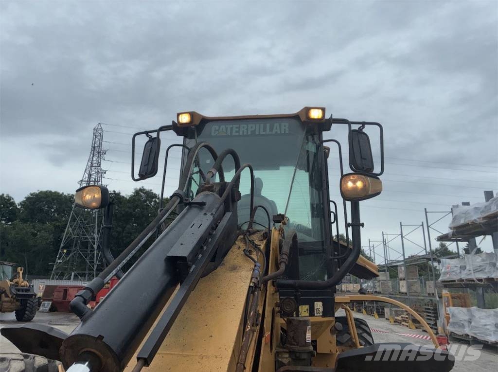 CAT 930 G Gumikerekes homlokrakodók