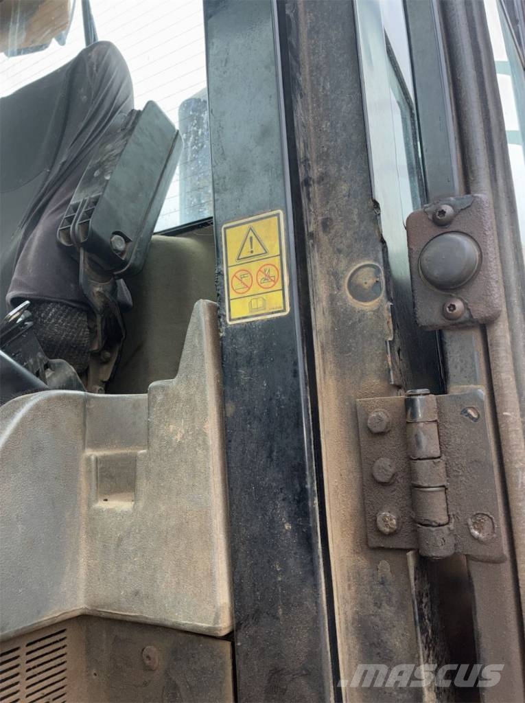CAT 930 G Gumikerekes homlokrakodók