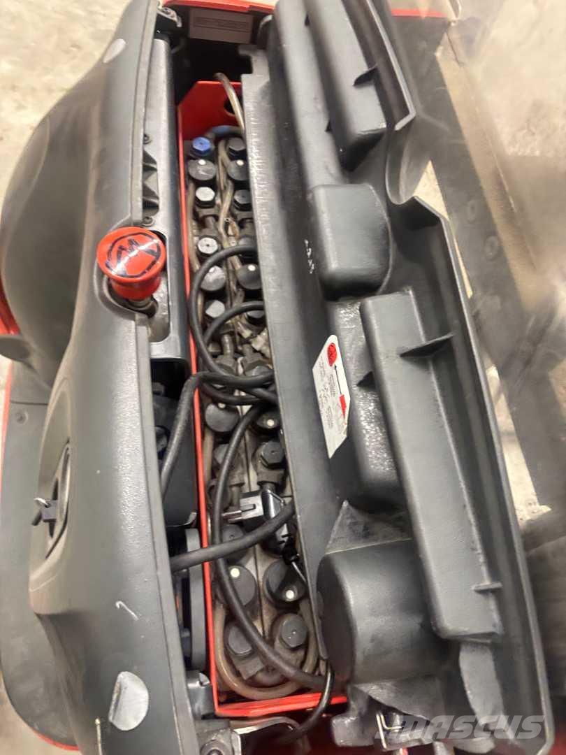 Linde L12 Παλετοφόρα πεζού χειριστή με ιστό