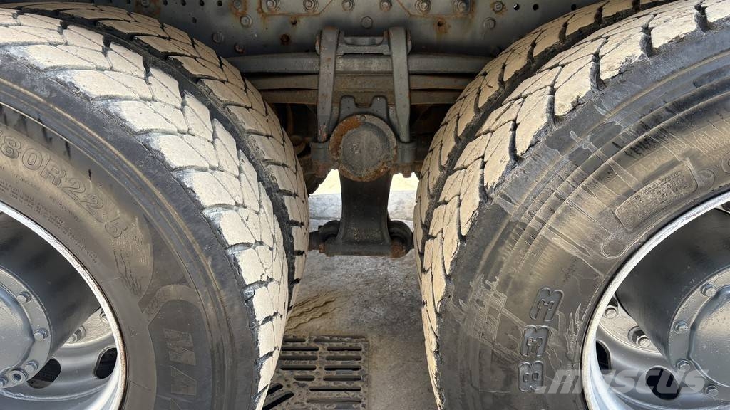 Mercedes-Benz ACTROS 3235 8x4 tipper - eps with clutch Damperli kamyonlar