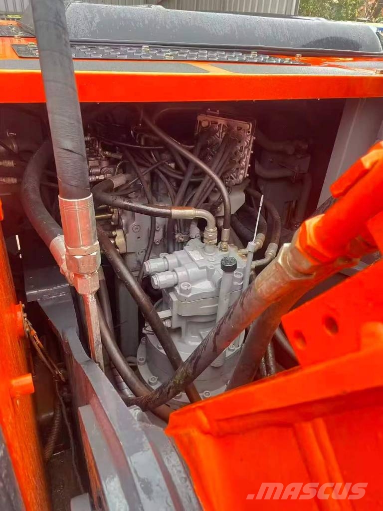 Hitachi ZX 220 LC Bageri gusjeničari
