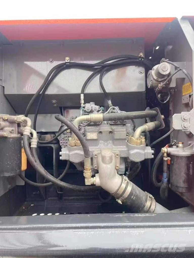 Hitachi ZX 220 LC Bageri gusjeničari