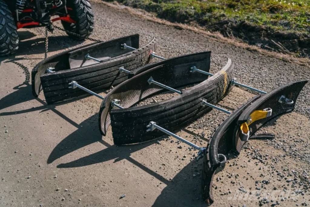 SME VÄGSLADD ATV 道路用レーキ