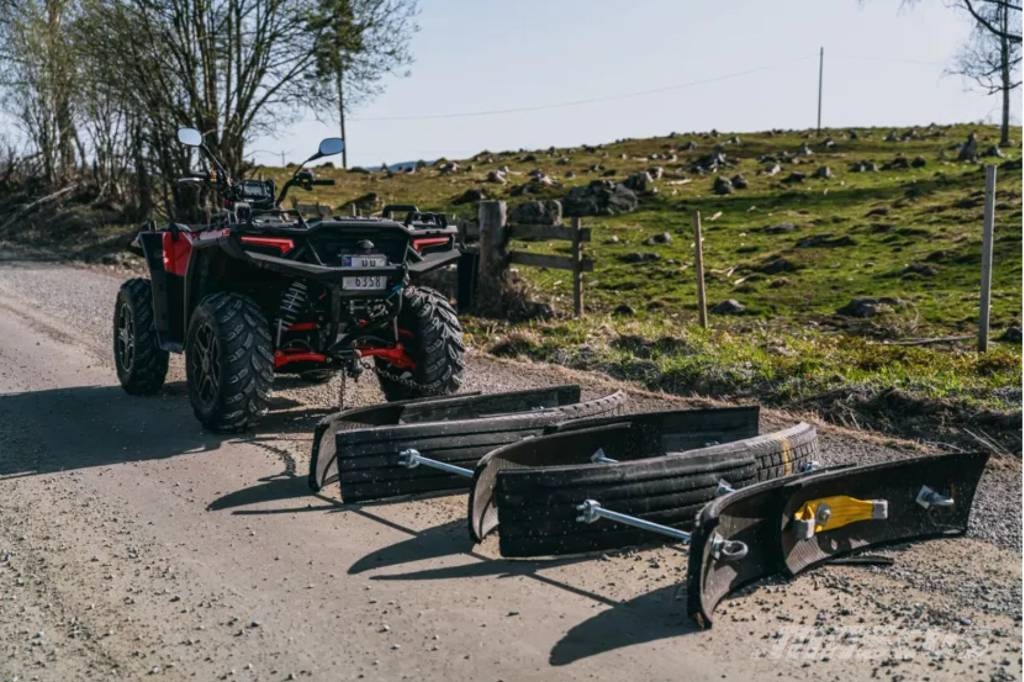 SME VÄGSLADD ATV 道路用レーキ