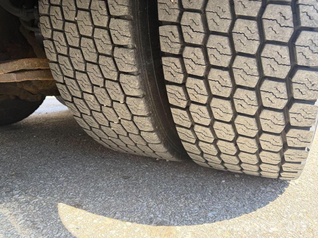 Scania R410 8x4*4 + MITSUBISHI TU100SA MULTITEMP شاحنات بدرجة حرارة قابلة للضبط