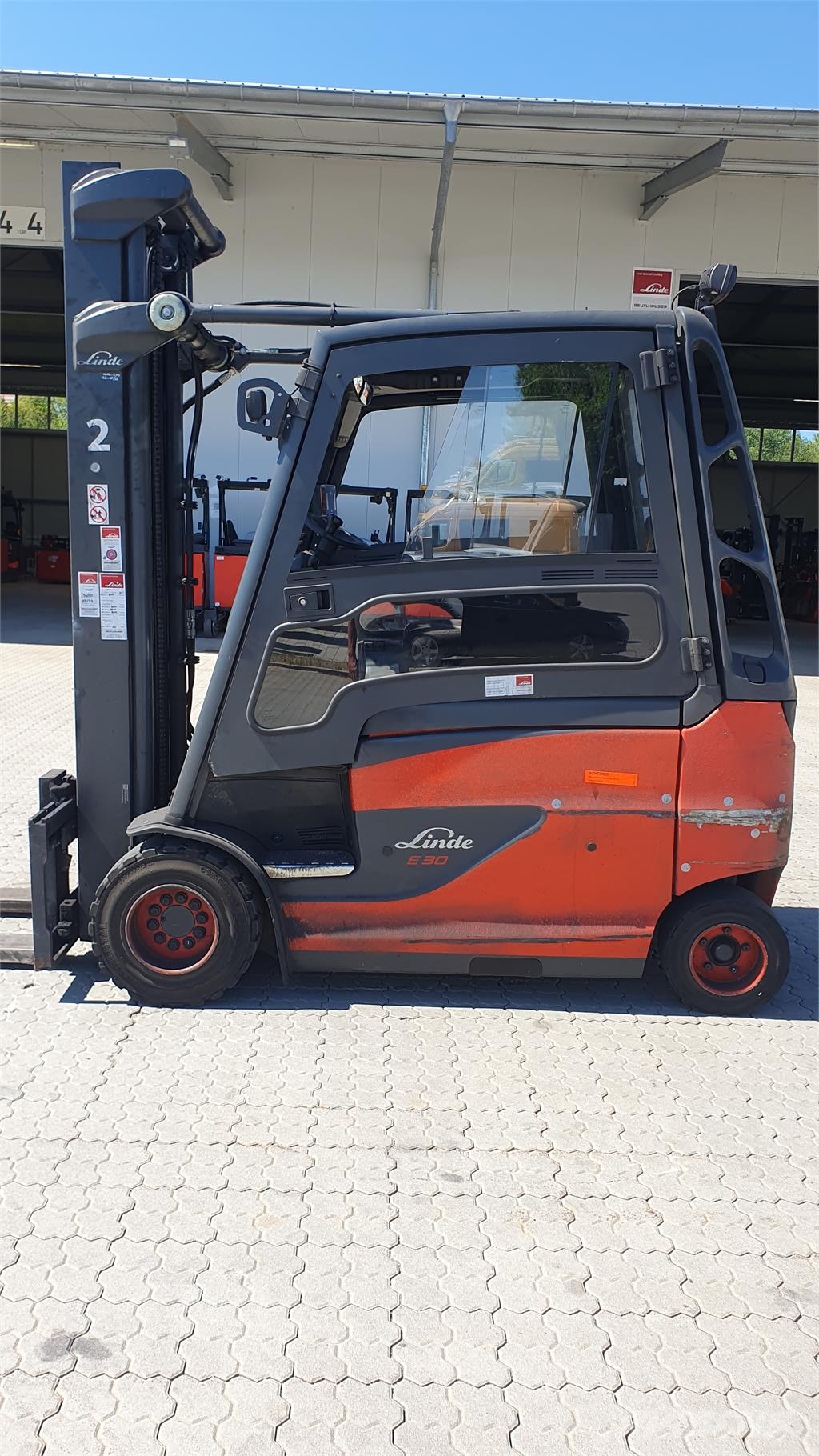 Linde E30 電動堆高機