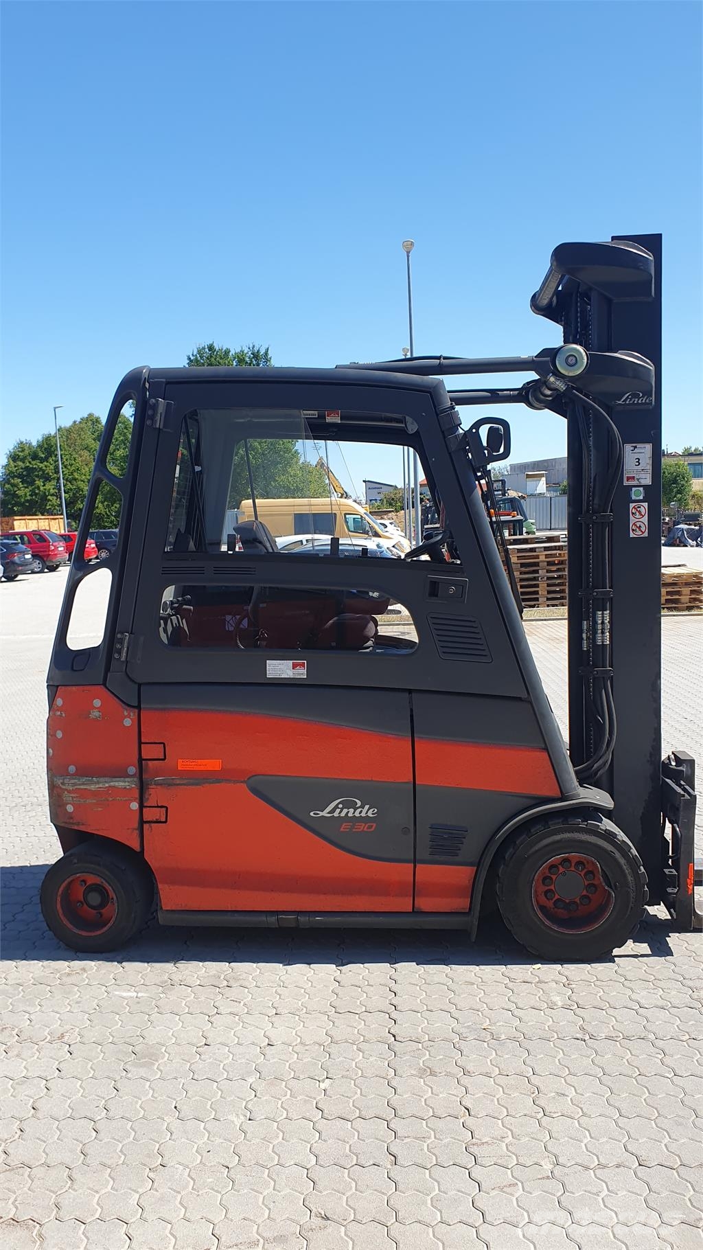 Linde E30 電動堆高機