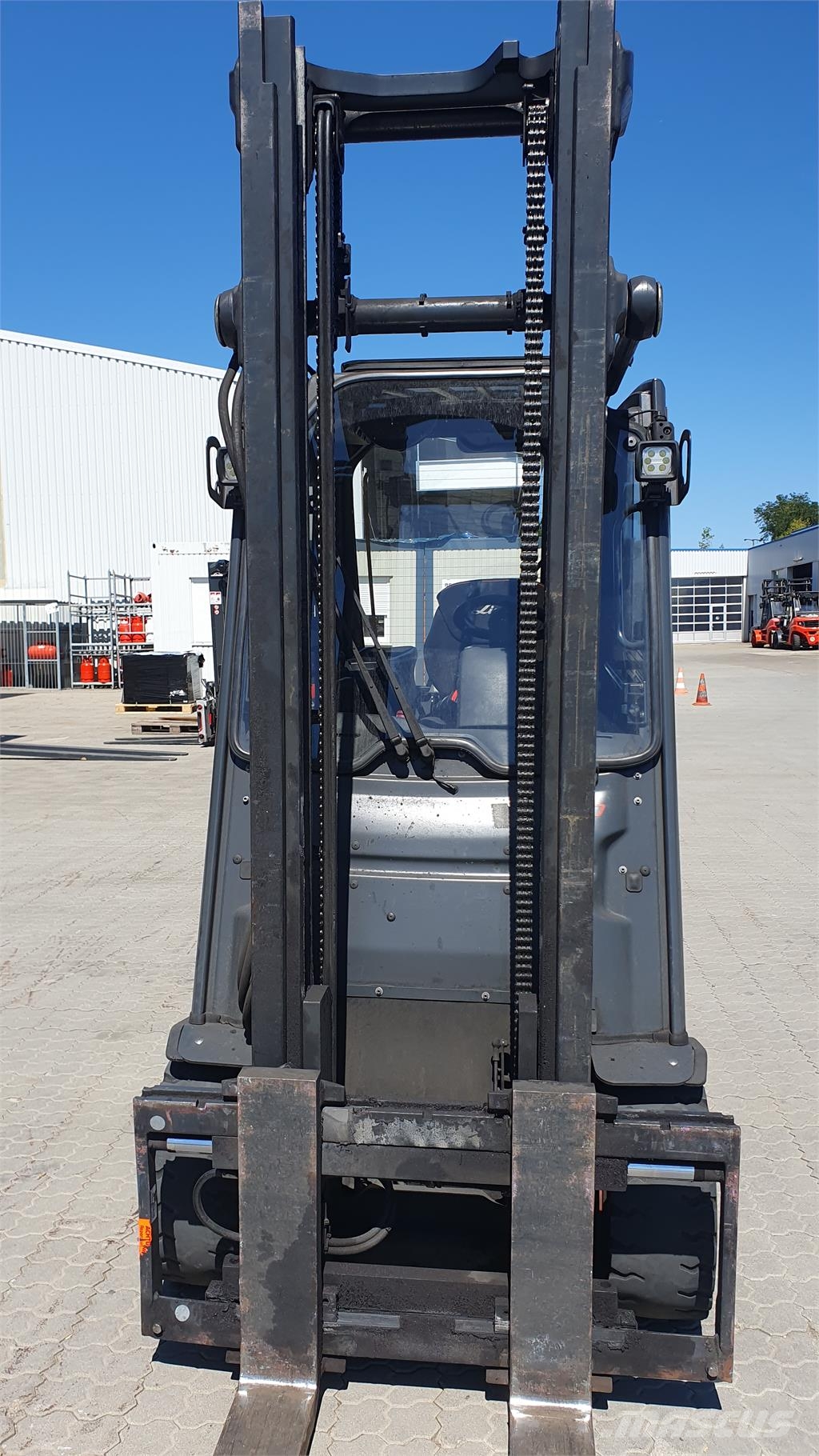 Linde E30 電動堆高機