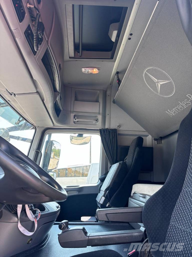Mercedes-Benz Actros 2548 牵引车