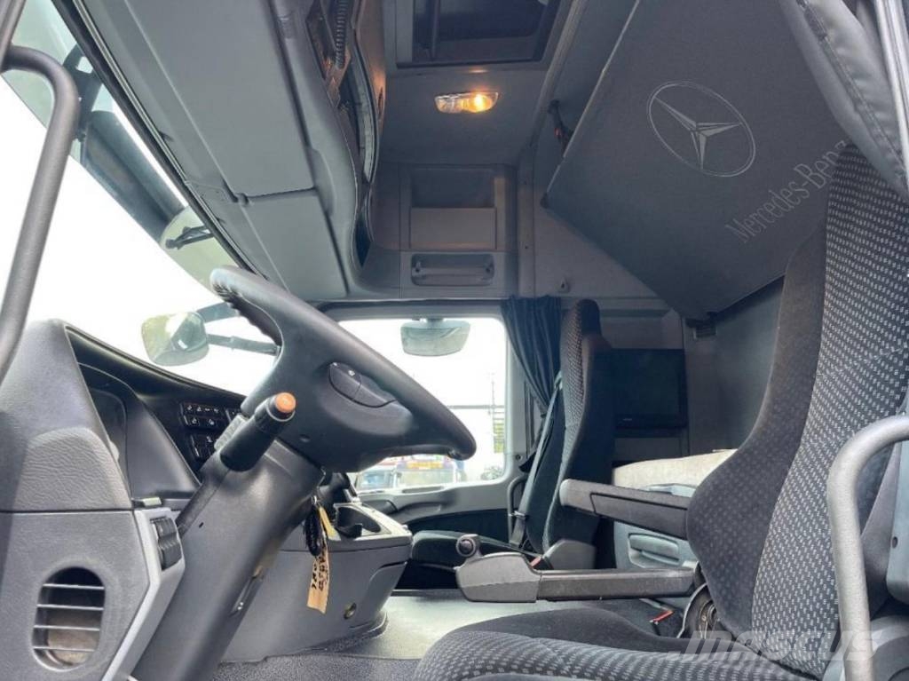 Mercedes-Benz Actros 2548 牵引车