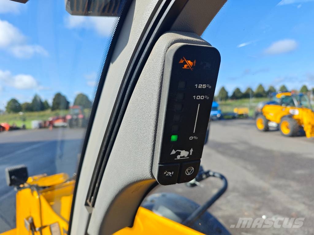JCB 542-70 Agri Super Lauksaimniecības pacēlāji