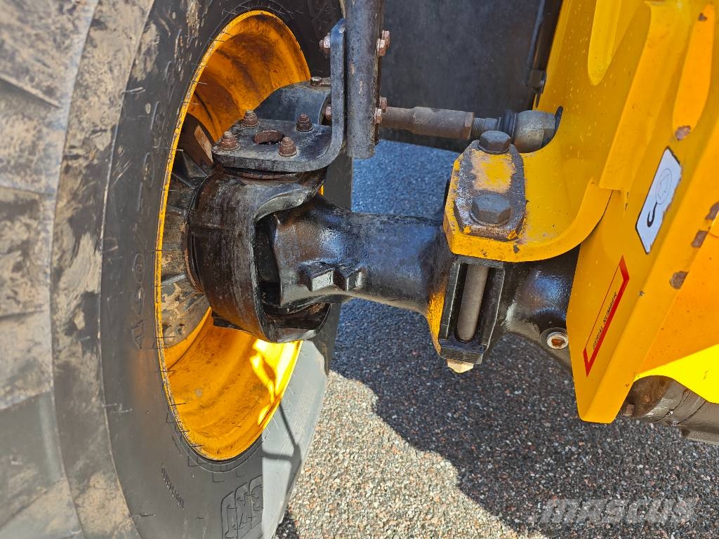 JCB 542-70 Agri Super Lauksaimniecības pacēlāji
