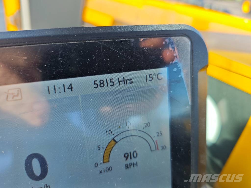 JCB 542-70 Agri Super Lauksaimniecības pacēlāji