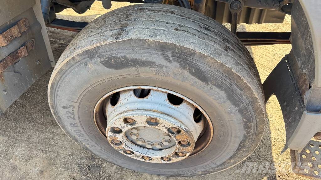 Mercedes-Benz AXOR 1826 4x2 absetz tipper - spring Koukkulava kuorma-autot