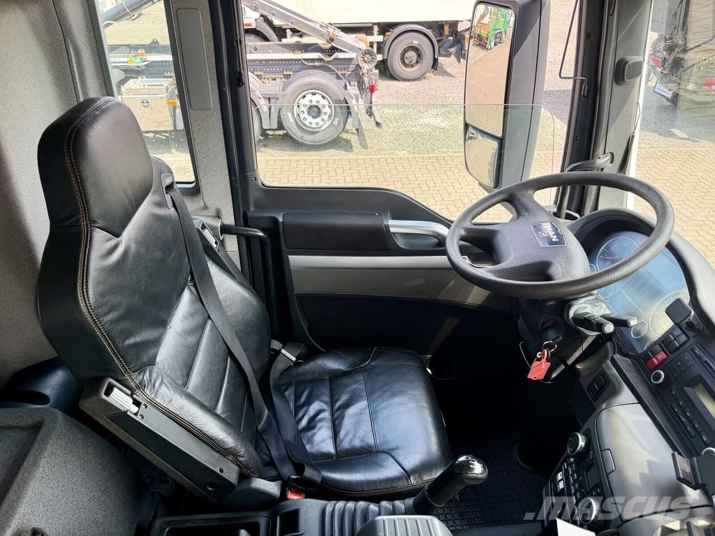 MAN TGS 18.320 4X4 KANAL MÜLLER VACUMASTER Camiões Aspiradores Combi