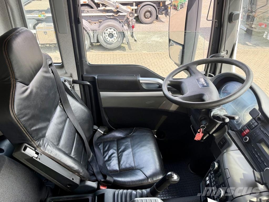 MAN TGS 18.320 4X4 KANAL MÜLLER VACUMASTER Camiões Aspiradores Combi